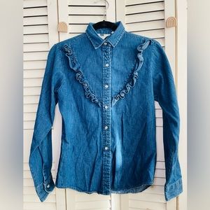 Adorable and unique vintage Lee cowgirl button down,long sleeve, denim